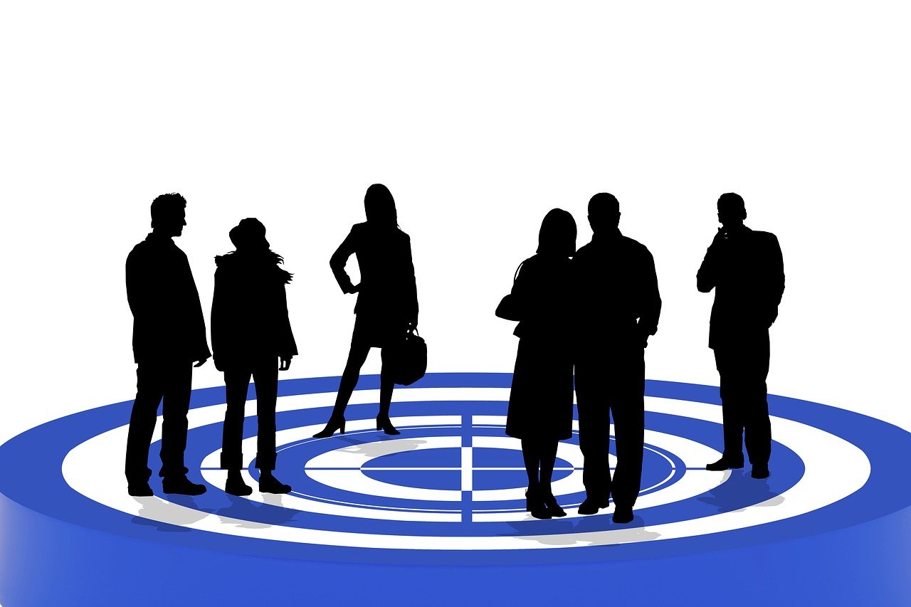 Affiliate marketing for beginners earning commissions online with laptop